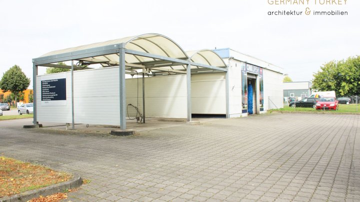 Voll ausgestattetes Autohaus zwischen drei Großstädten und inmitten bekannter Freizeitattraktionen