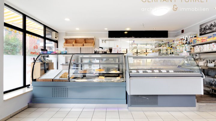 Ein Traum wird wahr: Ihr eigenes prämiertes Eiscafé mitten in Hamburg wartet auf Sie!