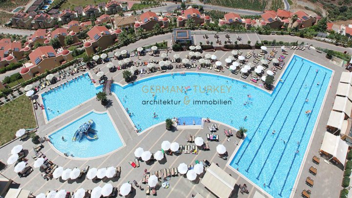 Villen mit atemberaubenden Blick in Luxusresidenz