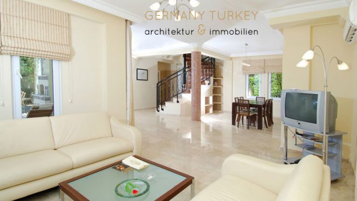 Villen mit atemberaubenden Blick in Luxusresidenz