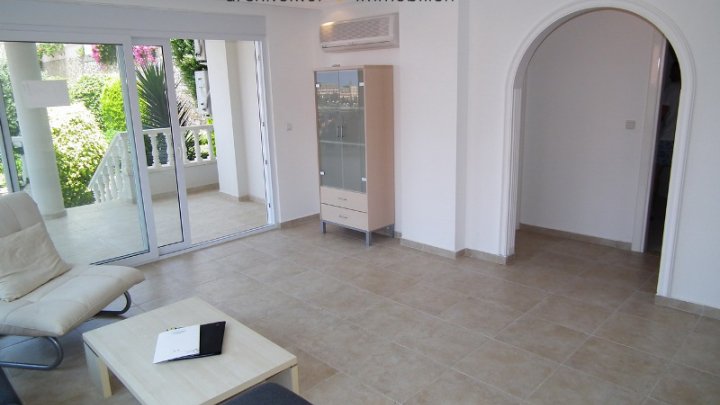 Sehr gepflegte und zentrale Wohnung mit kleinem Garten