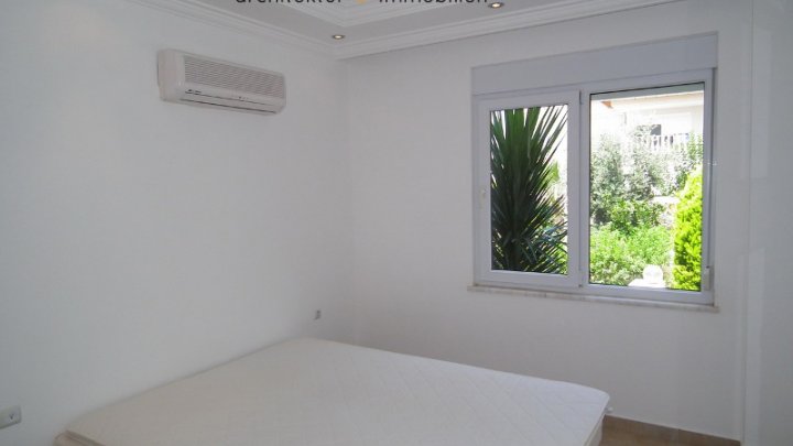 Sehr gepflegte und zentrale Wohnung mit kleinem Garten