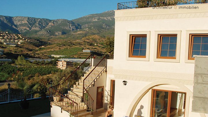 Naturstein Villen mit Meerblick