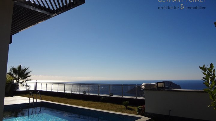 Exklusive, Luxusterrassenvillen in Toplage