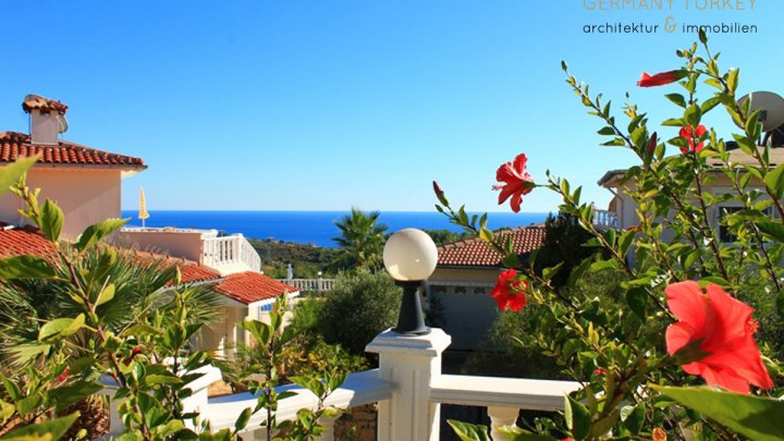 komplett eingerichtete Villa