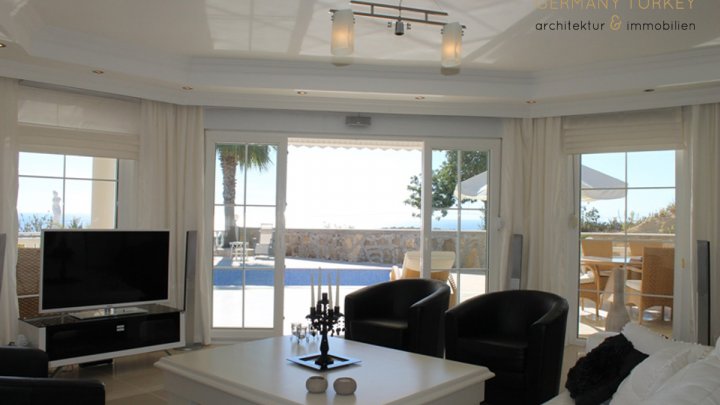 komplett eingerichtete Villa