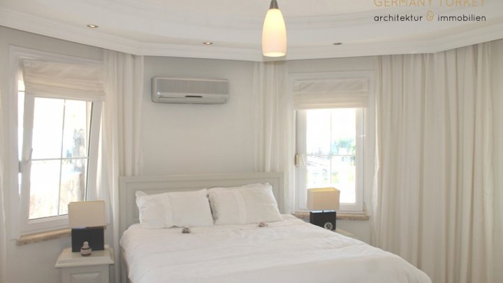 komplett eingerichtete Villa