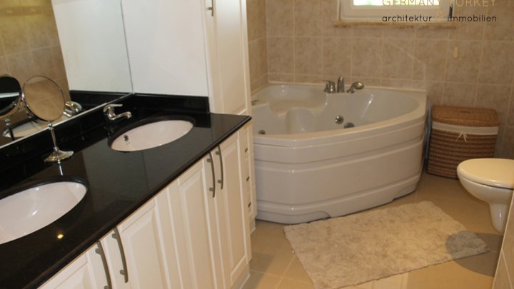 komplett eingerichtete Villa