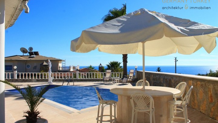 komplett eingerichtete Villa