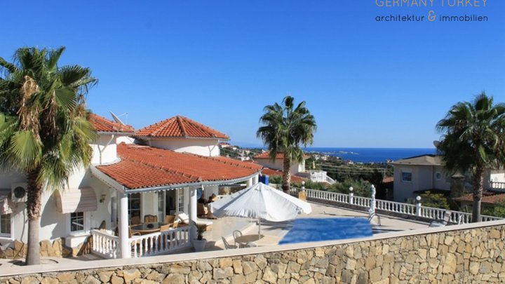 komplett eingerichtete Villa