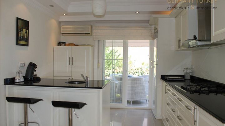 komplett eingerichtete Villa