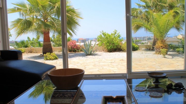 komplett möblierte Villa