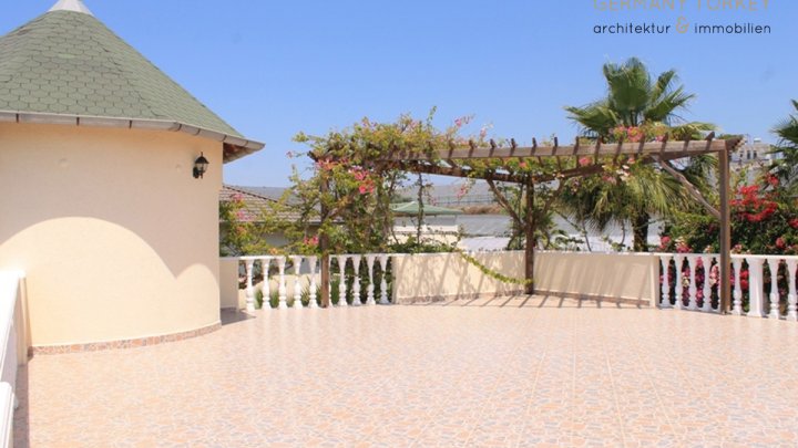 komplett möblierte Villa